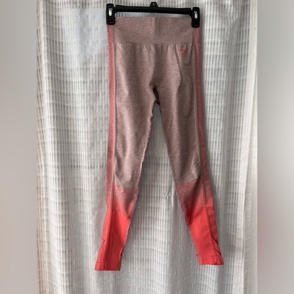 Gymshark gray and pink leggings!